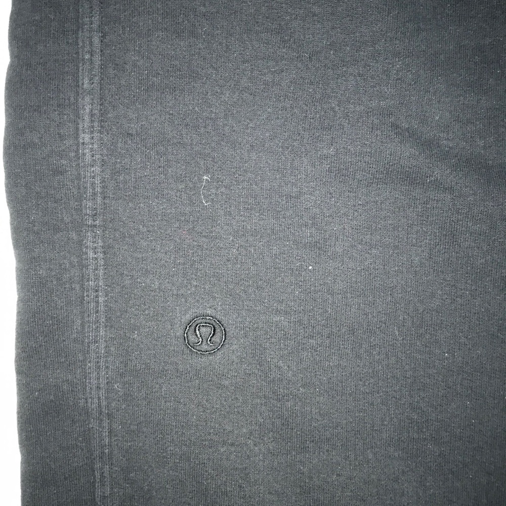 SOLD!! Men’s Lululemon sweats - Picture 6 of 8